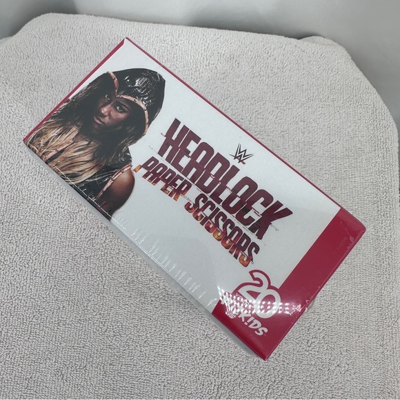 WizKids Headlock Paper Scissors Card Game New Sealed Ages 12+ - Picture 6 of 7